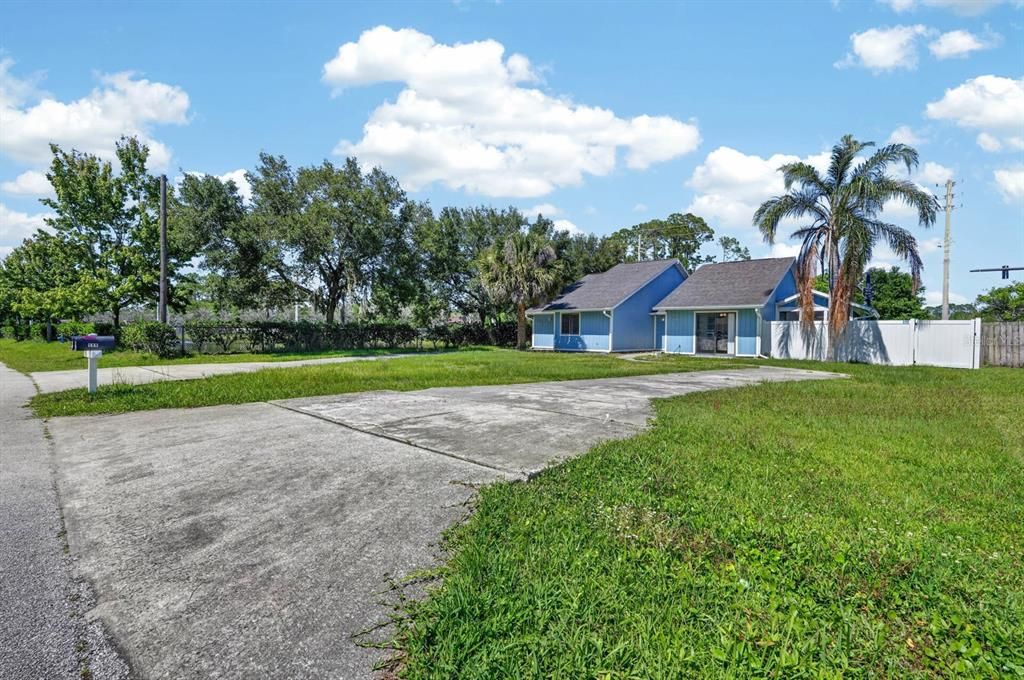 For Sale: $440,000 (5 beds, 3 baths, 2086 Square Feet)