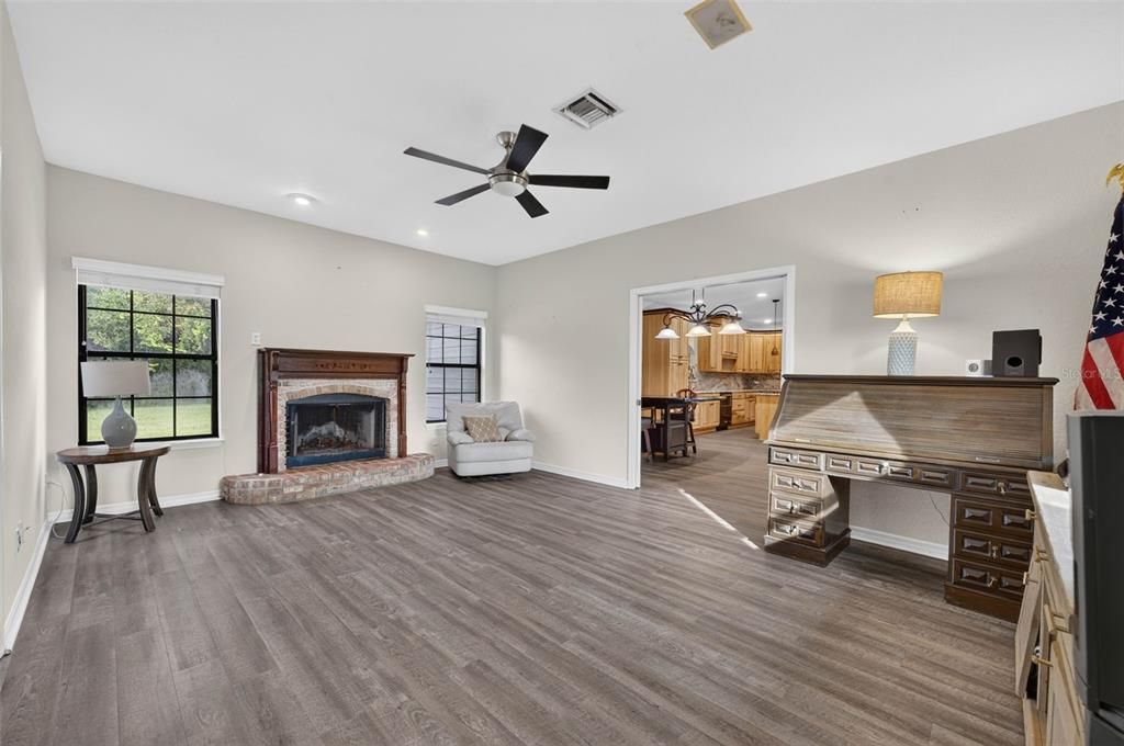 For Sale: $900,000 (3 beds, 2 baths, 2271 Square Feet)