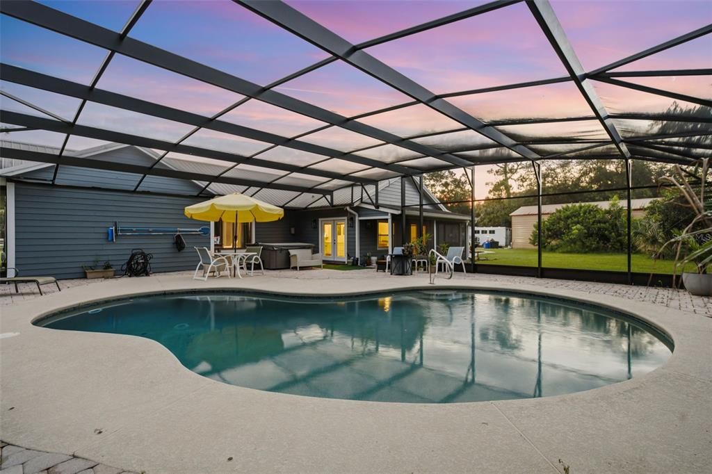 For Sale: $900,000 (3 beds, 2 baths, 2271 Square Feet)