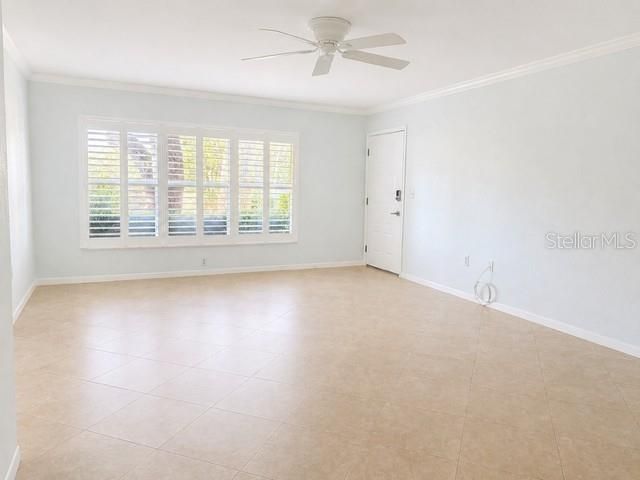 На продажу: $335,000 (2 спален, 2 ванн, 1010 Квадратных фут)