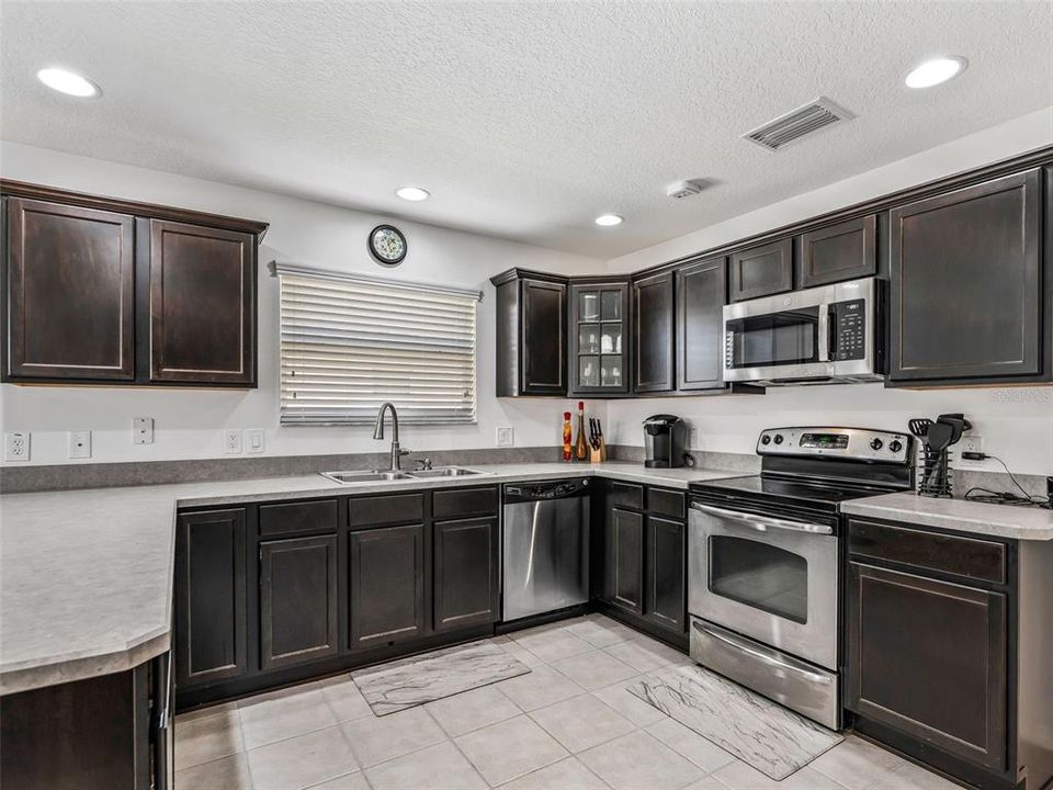 En Venta: $450,000 (3 camas, 2 baños, 1861 Pies cuadrados)