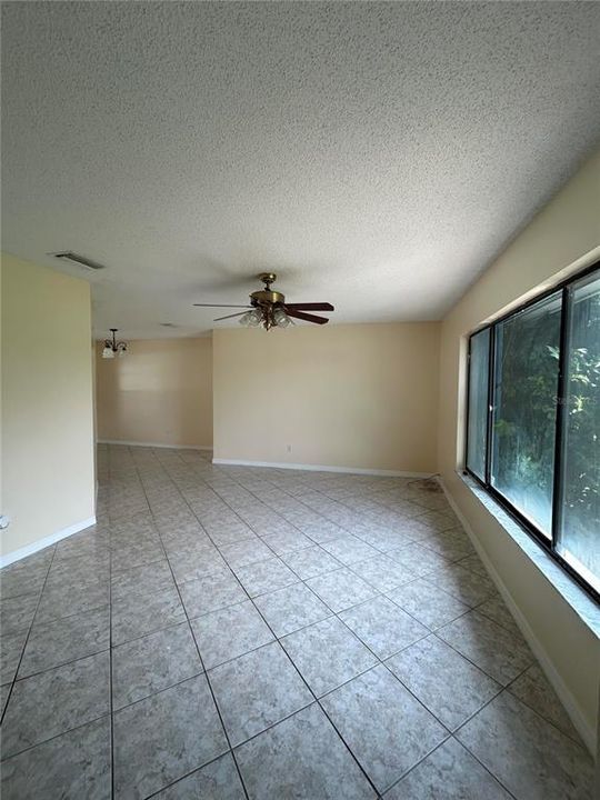 For Sale: $369,900 (3 beds, 2 baths, 1679 Square Feet)