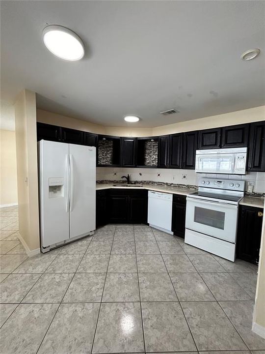 For Sale: $369,900 (3 beds, 2 baths, 1679 Square Feet)