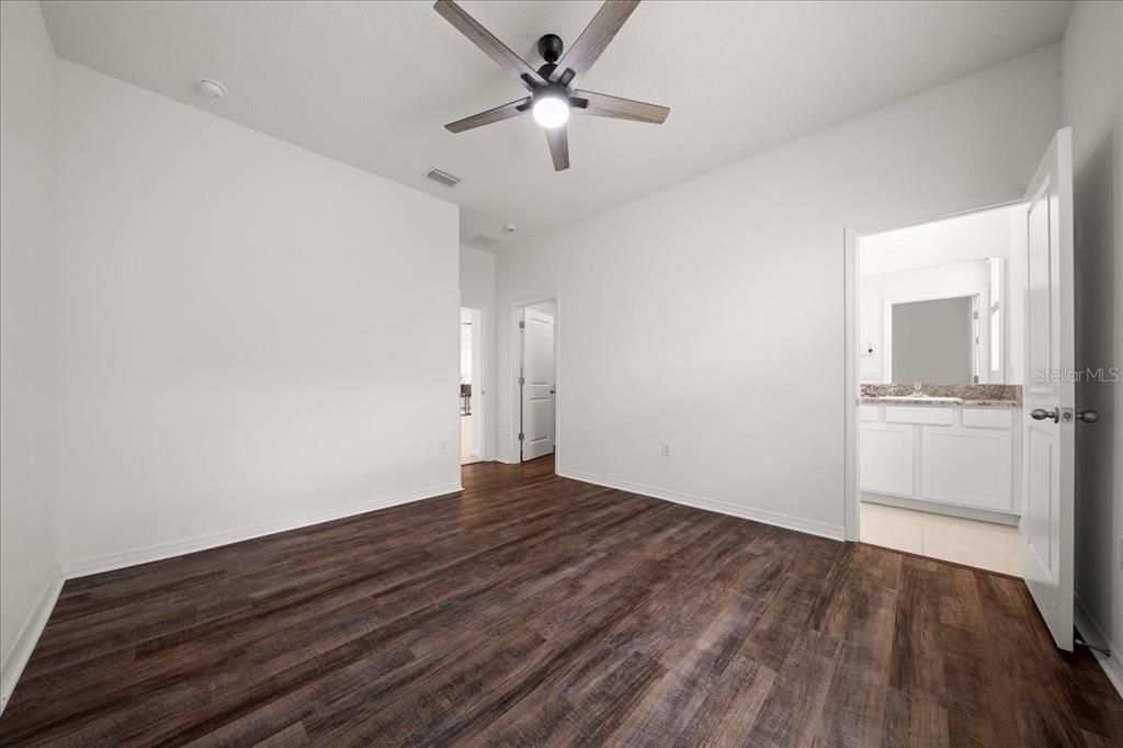 En Venta: $435,000 (4 camas, 3 baños, 2553 Pies cuadrados)