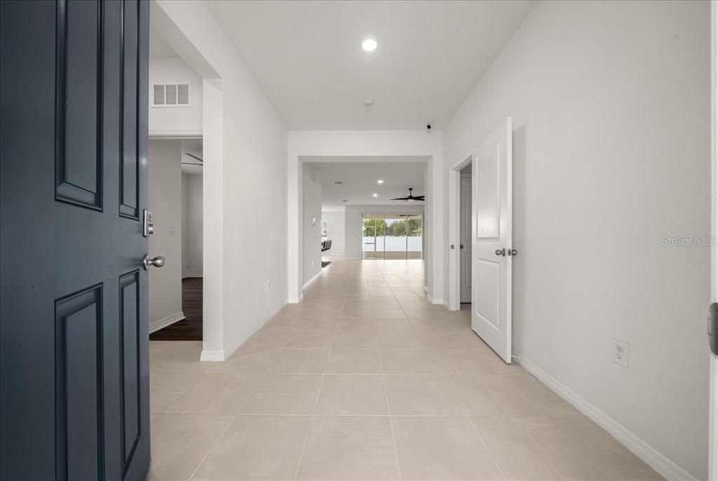 En Venta: $435,000 (4 camas, 3 baños, 2553 Pies cuadrados)