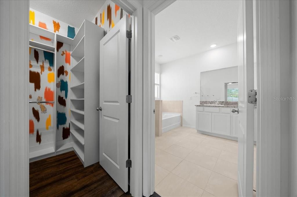 En Venta: $435,000 (4 camas, 3 baños, 2553 Pies cuadrados)
