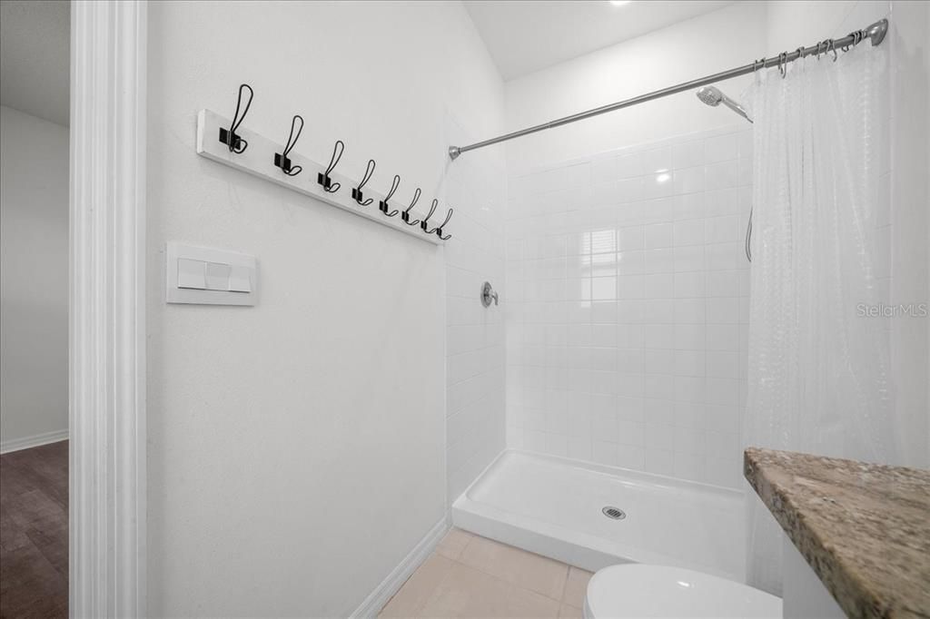 En Venta: $435,000 (4 camas, 3 baños, 2553 Pies cuadrados)