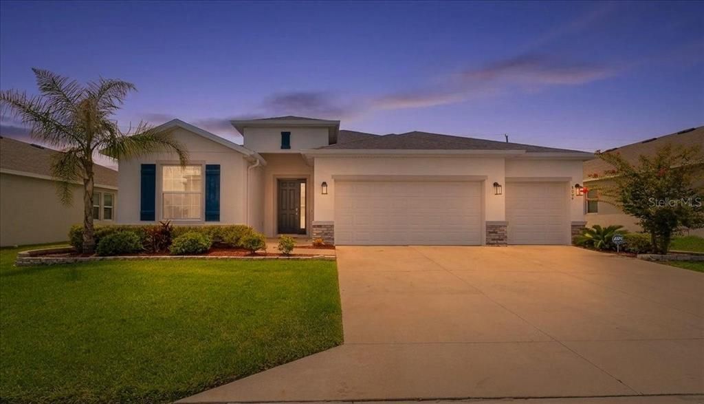 En Venta: $435,000 (4 camas, 3 baños, 2553 Pies cuadrados)