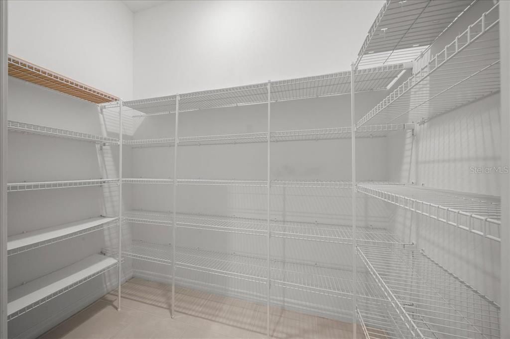 En Venta: $435,000 (4 camas, 3 baños, 2553 Pies cuadrados)