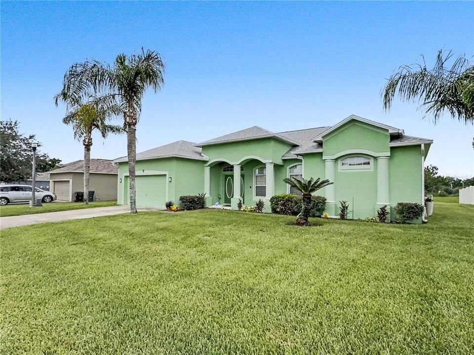 En Venta: $349,900 (3 camas, 2 baños, 2057 Pies cuadrados)