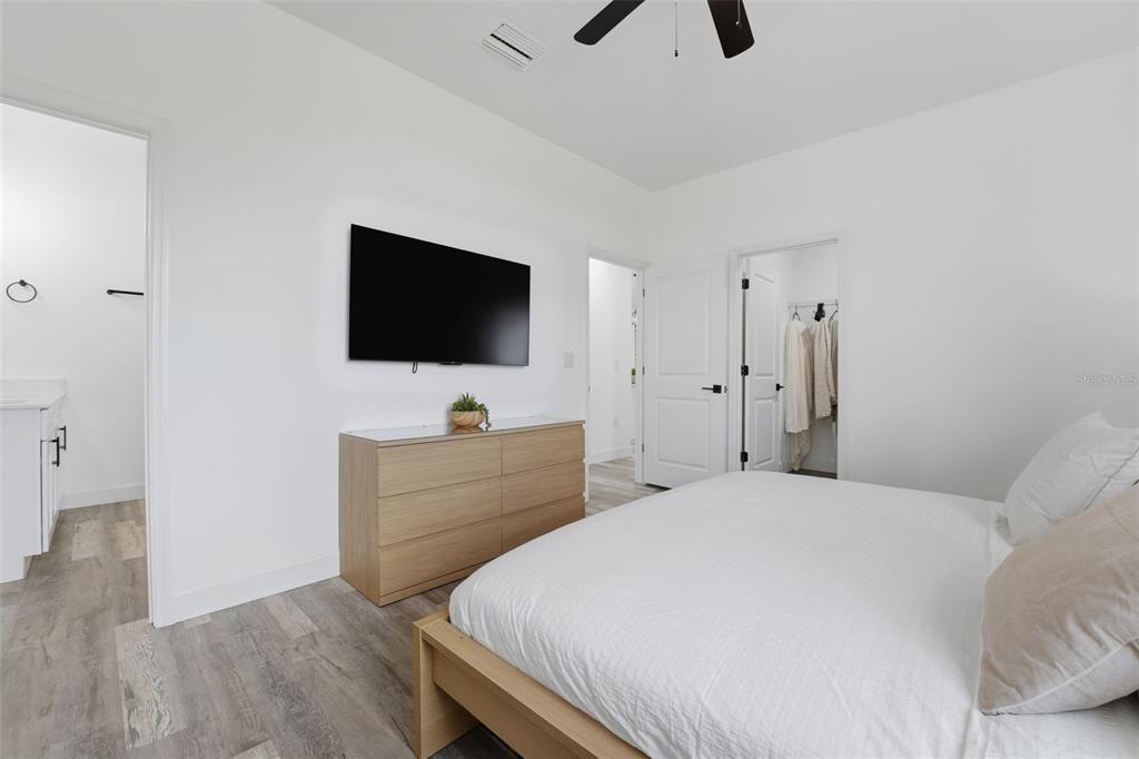 For Rent: $2,150 (4 beds, 2 baths, 1850 Square Feet)