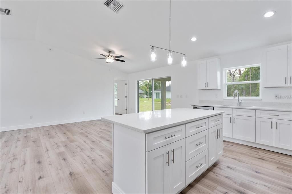 For Rent: $2,000 (3 beds, 2 baths, 1522 Square Feet)