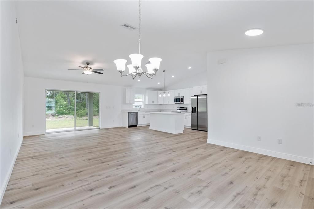 For Rent: $2,000 (3 beds, 2 baths, 1522 Square Feet)