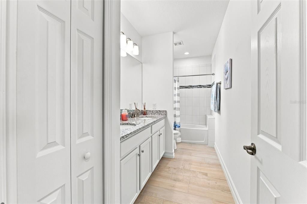 For Sale: $369,900 (3 beds, 2 baths, 1864 Square Feet)