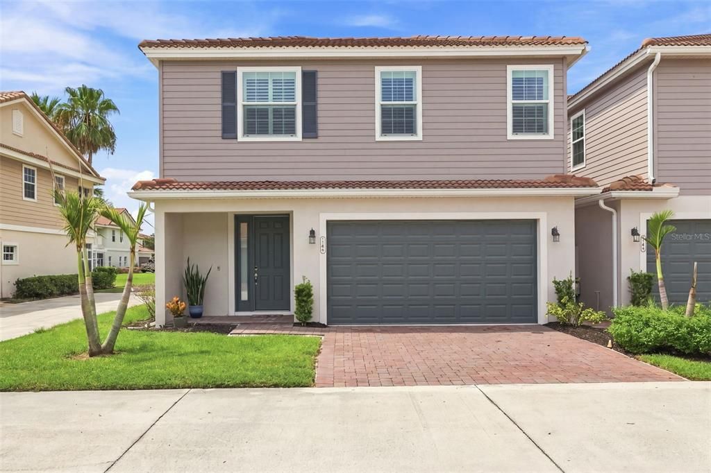For Sale: $369,900 (3 beds, 2 baths, 1864 Square Feet)
