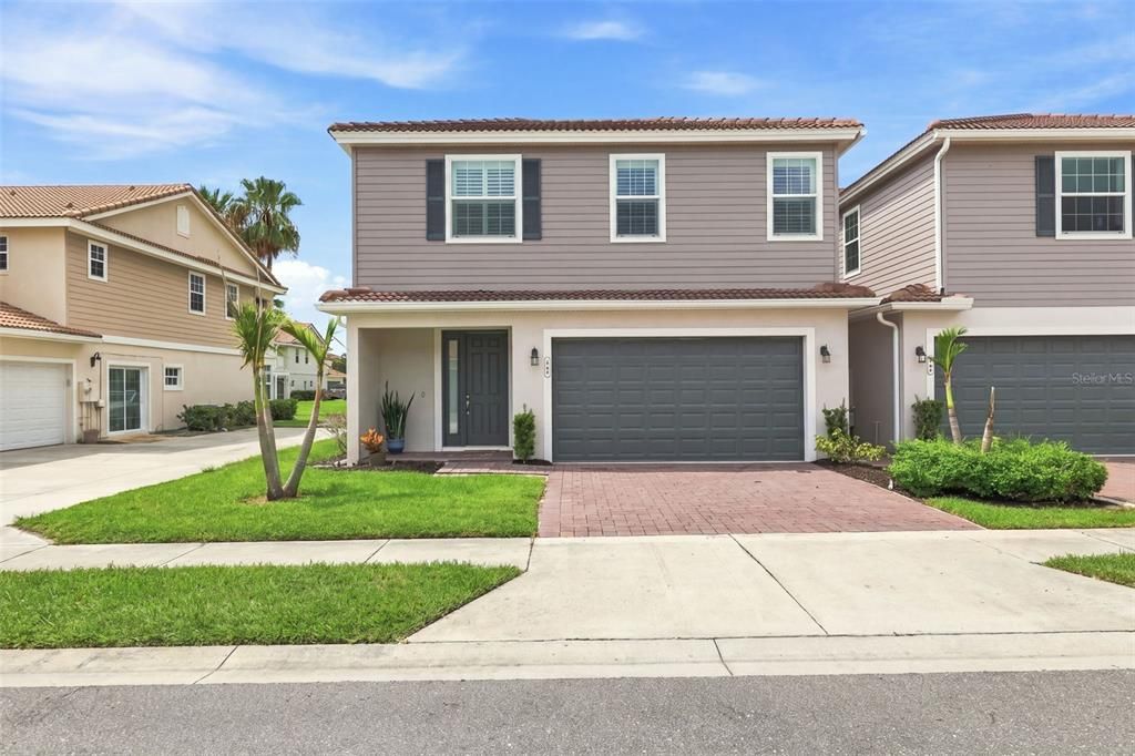For Sale: $369,900 (3 beds, 2 baths, 1864 Square Feet)
