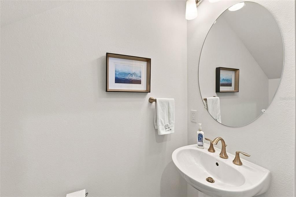 For Sale: $369,900 (3 beds, 2 baths, 1864 Square Feet)