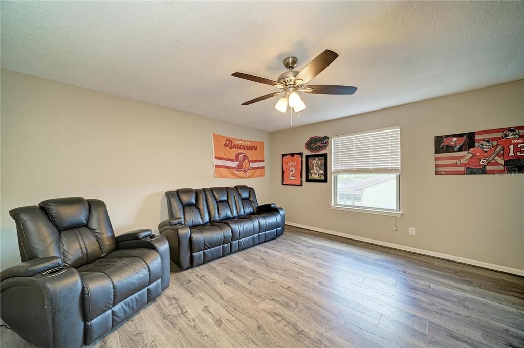 For Sale: $435,000 (4 beds, 2 baths, 2632 Square Feet)