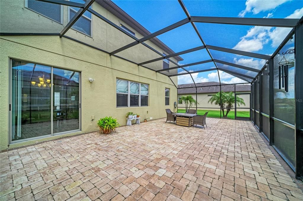 For Sale: $435,000 (4 beds, 2 baths, 2632 Square Feet)