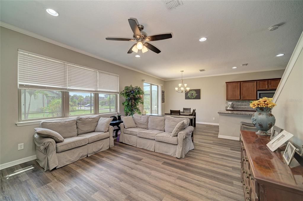 For Sale: $435,000 (4 beds, 2 baths, 2632 Square Feet)