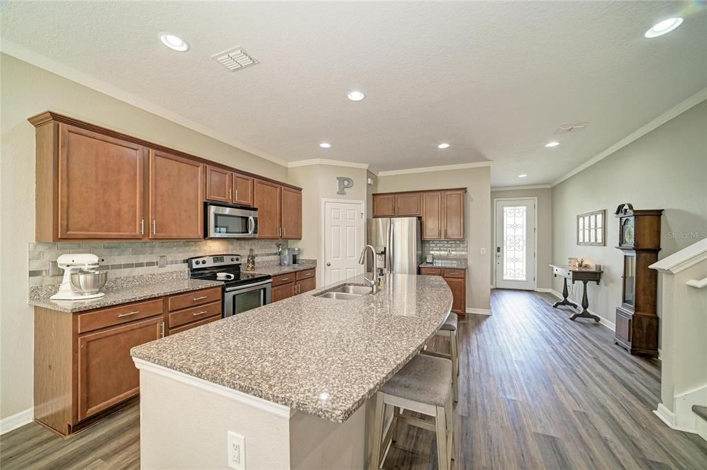 For Sale: $435,000 (4 beds, 2 baths, 2632 Square Feet)