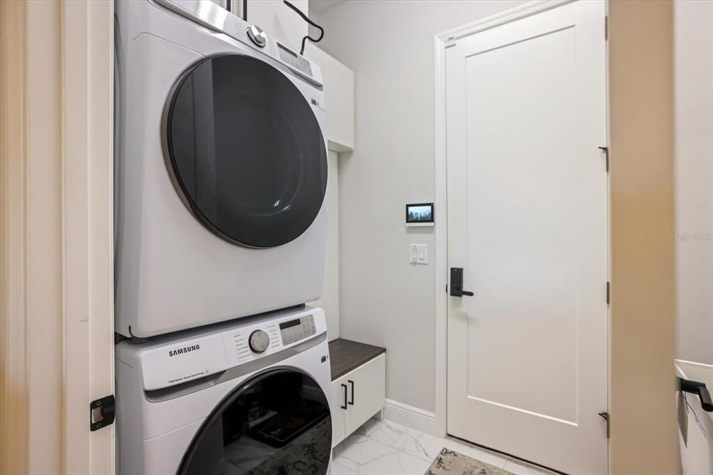 В аренду: $5,500 (3 спален, 3 ванн, 2564 Квадратных фут)