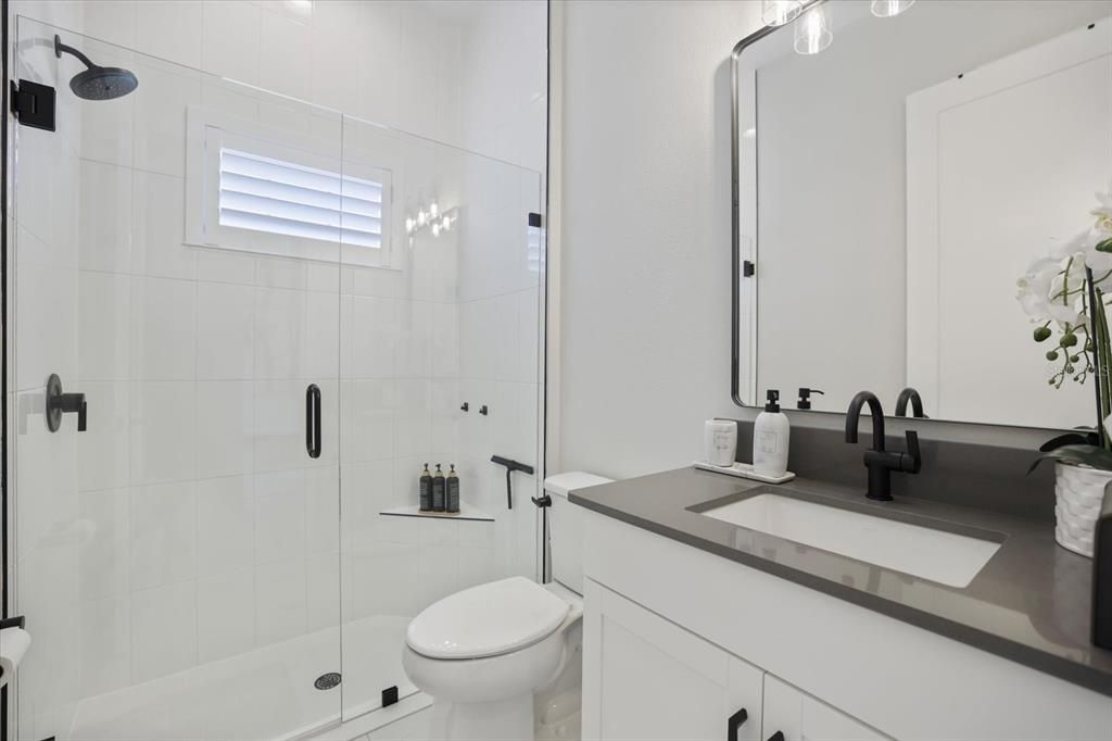 В аренду: $5,500 (3 спален, 3 ванн, 2564 Квадратных фут)