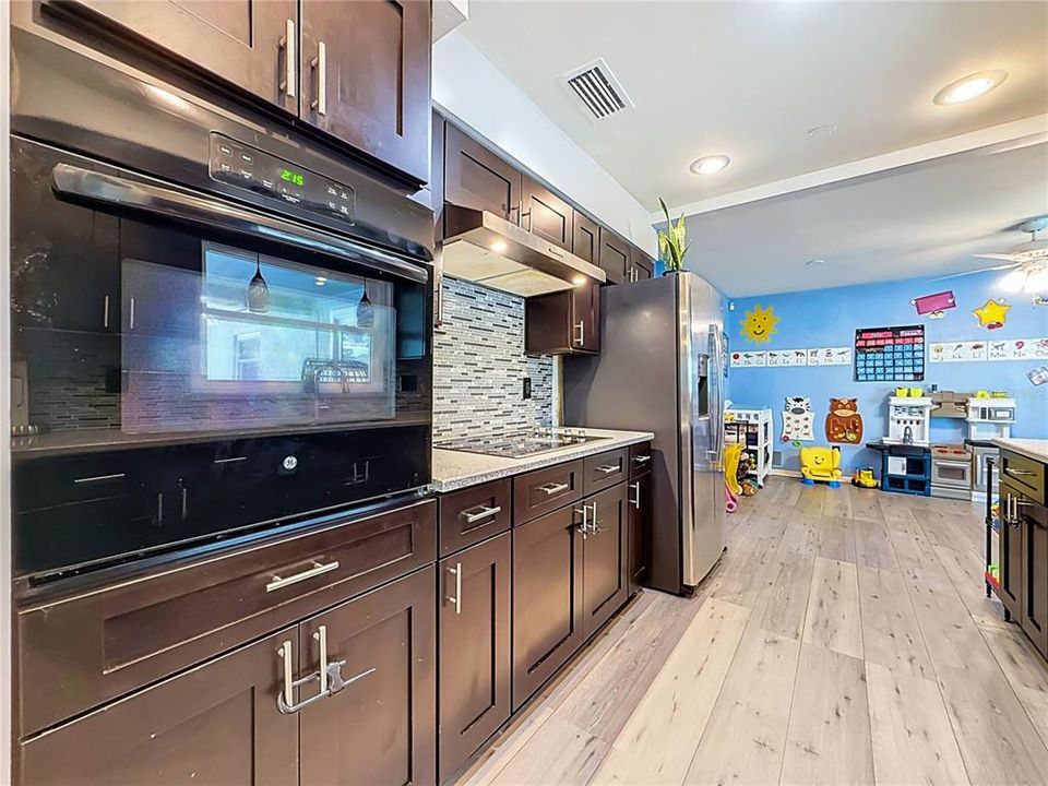 На продажу: $495,000 (4 спален, 2 ванн, 1613 Квадратных фут)