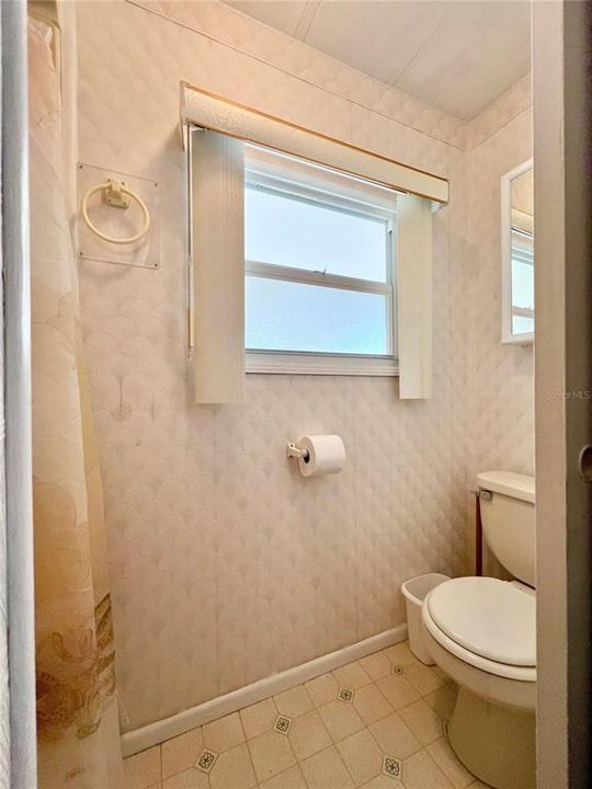Под контрактом: $120,000 (2 спален, 2 ванн, 1200 Квадратных фут)