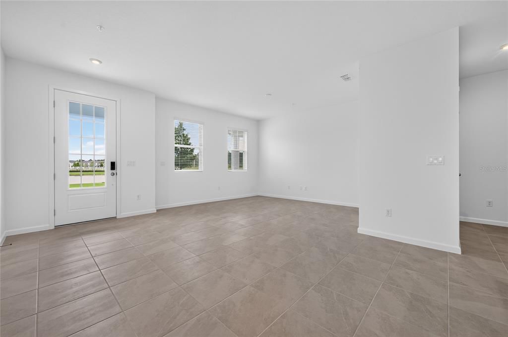 For Rent: $2,795 (4 beds, 2 baths, 1678 Square Feet)