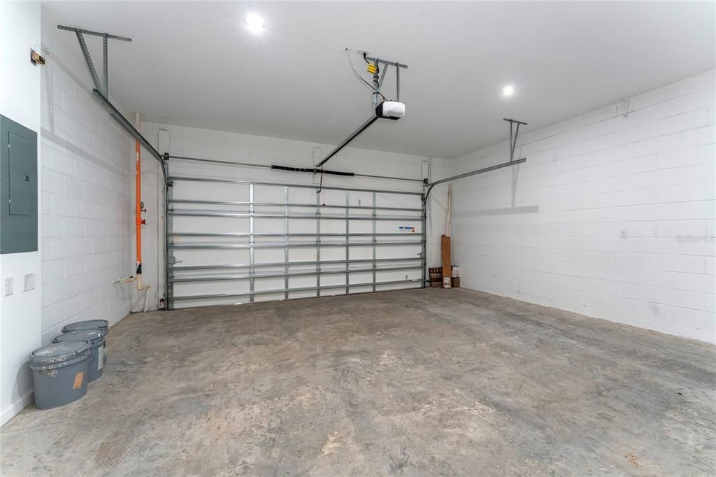For Rent: $2,795 (4 beds, 2 baths, 1678 Square Feet)