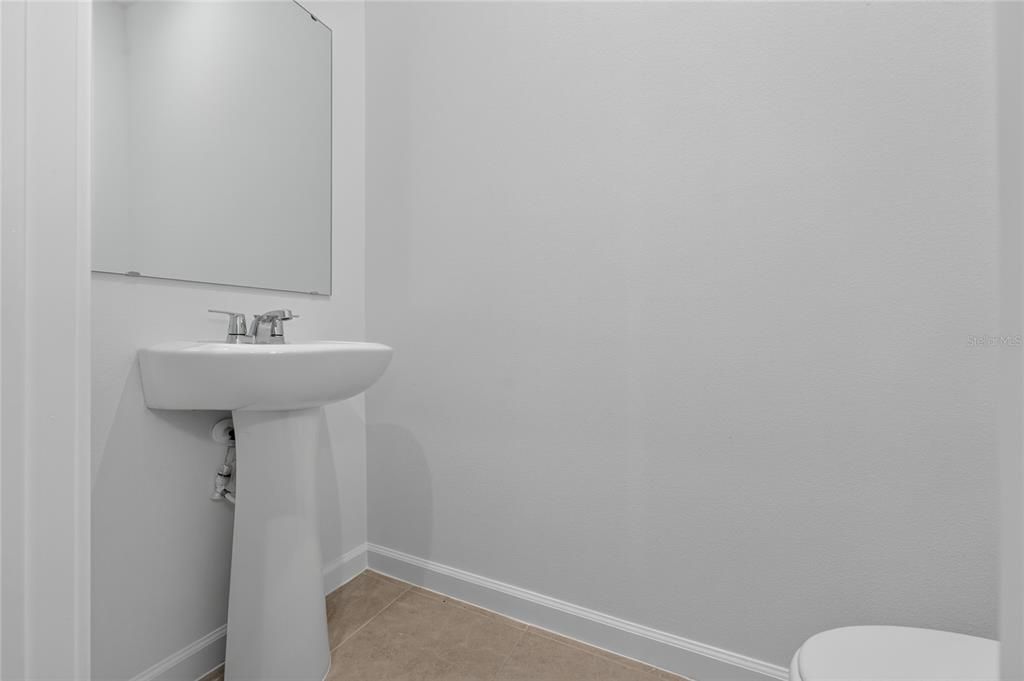 For Rent: $2,795 (4 beds, 2 baths, 1678 Square Feet)
