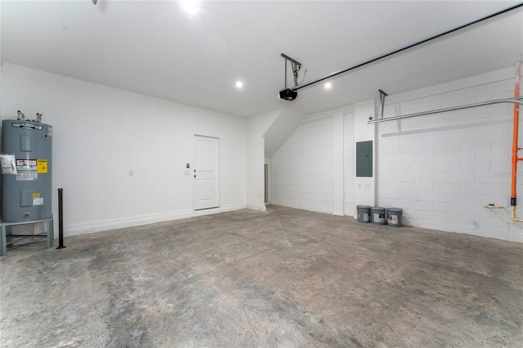 For Rent: $2,795 (4 beds, 2 baths, 1678 Square Feet)