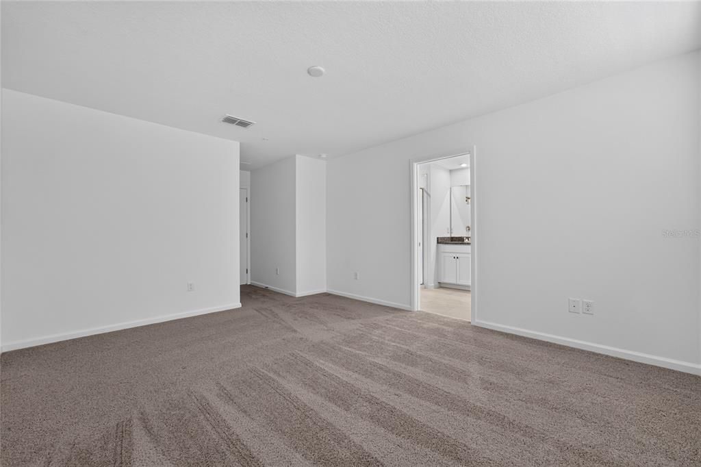 For Rent: $2,795 (4 beds, 2 baths, 1678 Square Feet)