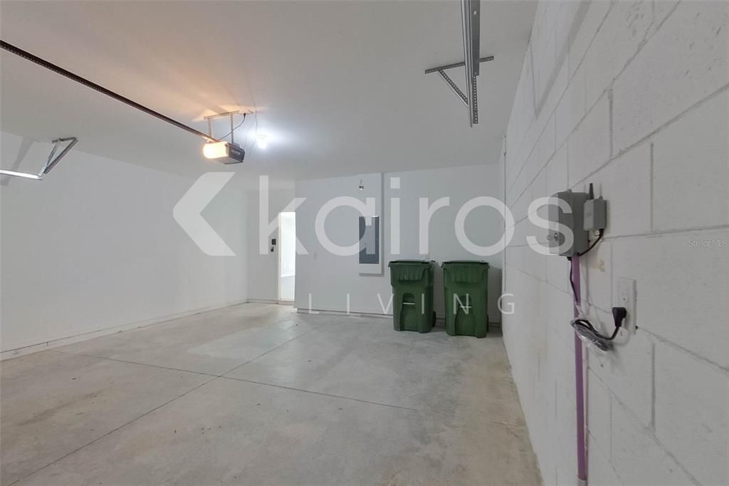 В аренду: $2,645 (5 спален, 3 ванн, 2447 Квадратных фут)