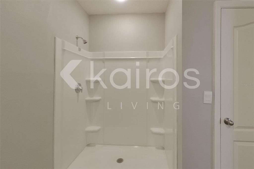 В аренду: $2,645 (5 спален, 3 ванн, 2447 Квадратных фут)