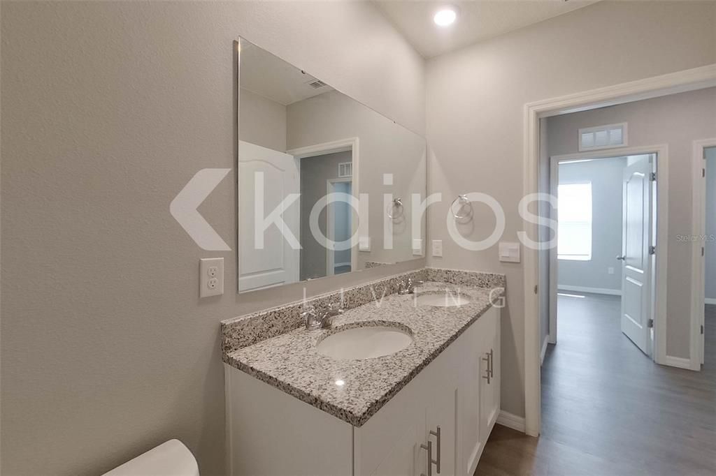 В аренду: $2,645 (5 спален, 3 ванн, 2447 Квадратных фут)