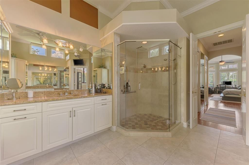 For Sale: $1,675,000 (4 beds, 3 baths, 3903 Square Feet)
