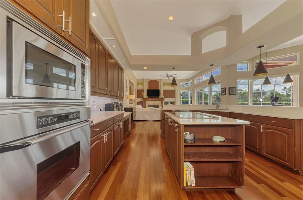 For Sale: $1,675,000 (4 beds, 3 baths, 3903 Square Feet)