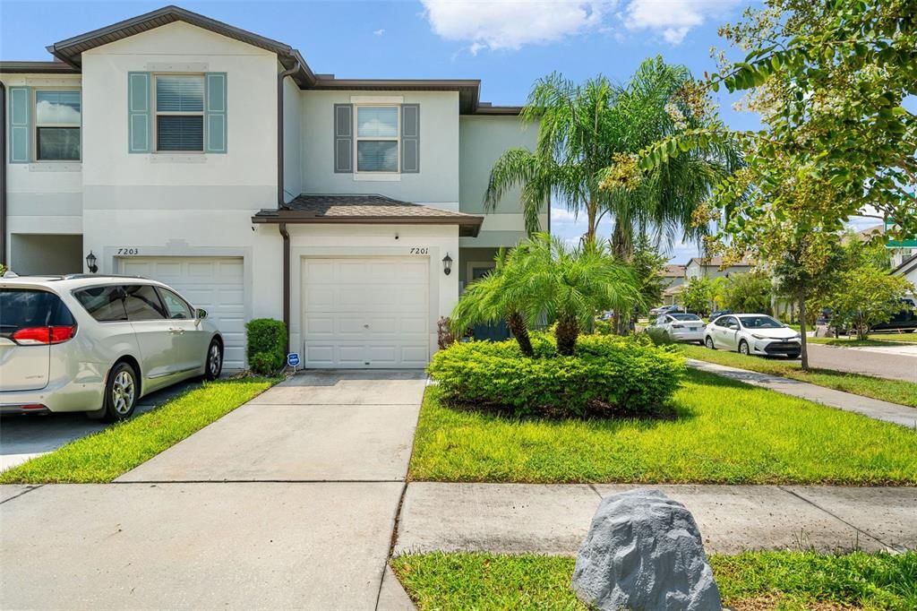 For Sale: $275,000 (2 beds, 2 baths, 1541 Square Feet)