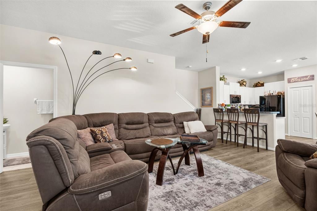 For Sale: $275,000 (2 beds, 2 baths, 1541 Square Feet)