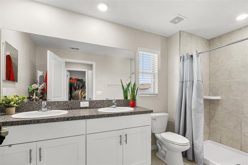For Sale: $275,000 (2 beds, 2 baths, 1541 Square Feet)