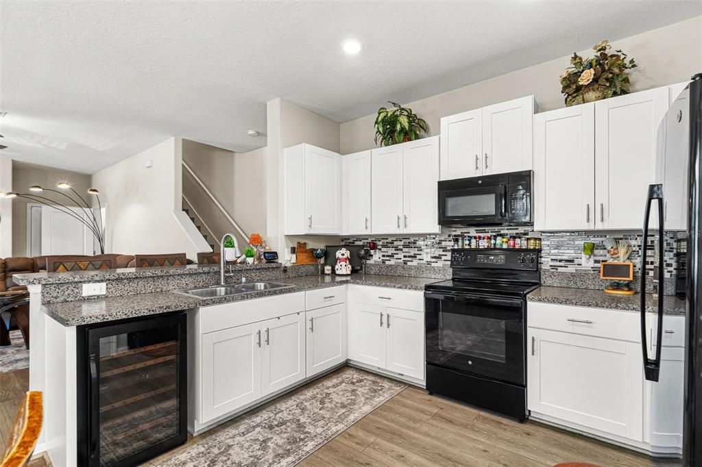 For Sale: $275,000 (2 beds, 2 baths, 1541 Square Feet)