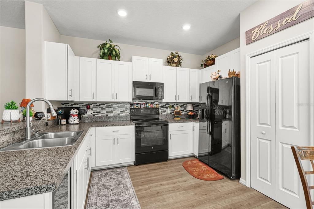 For Sale: $275,000 (2 beds, 2 baths, 1541 Square Feet)