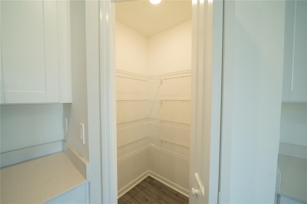 В аренду: $2,095 (4 спален, 2 ванн, 1821 Квадратных фут)