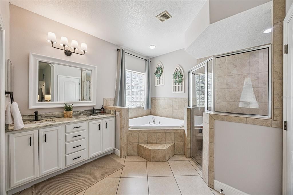 For Sale: $498,000 (3 beds, 2 baths, 1834 Square Feet)