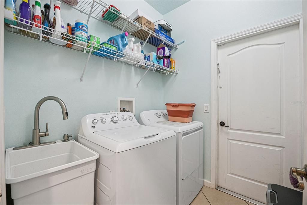 For Sale: $498,000 (3 beds, 2 baths, 1834 Square Feet)
