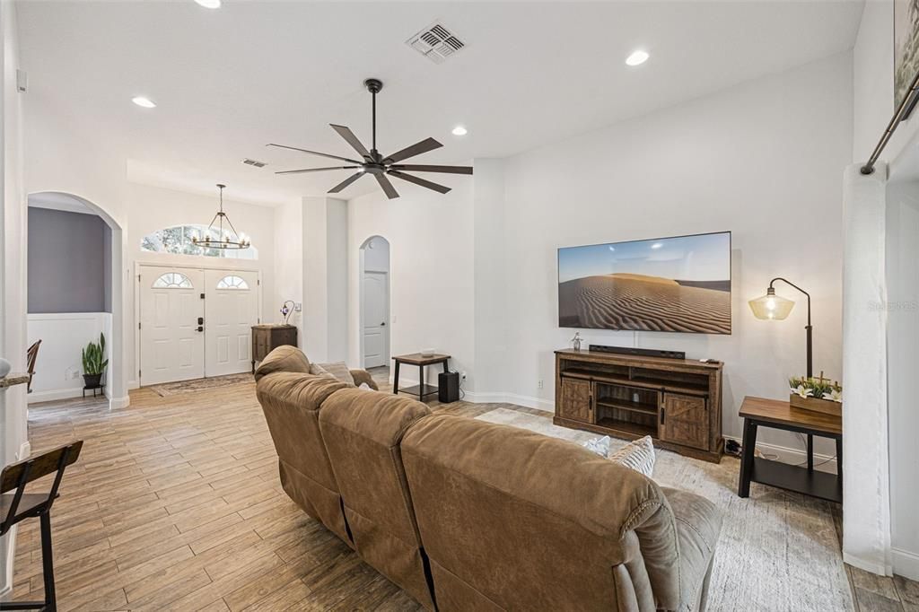 For Sale: $498,000 (3 beds, 2 baths, 1834 Square Feet)