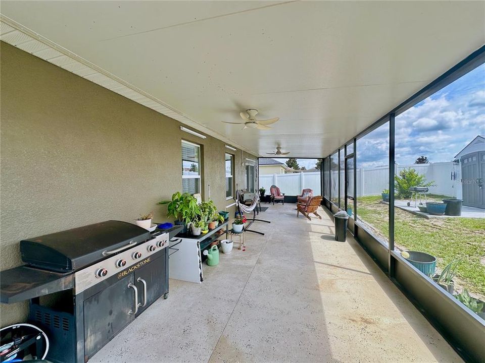 For Rent: $2,200 (4 beds, 2 baths, 1826 Square Feet)