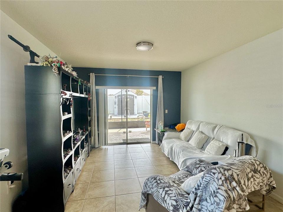 For Rent: $2,200 (4 beds, 2 baths, 1826 Square Feet)